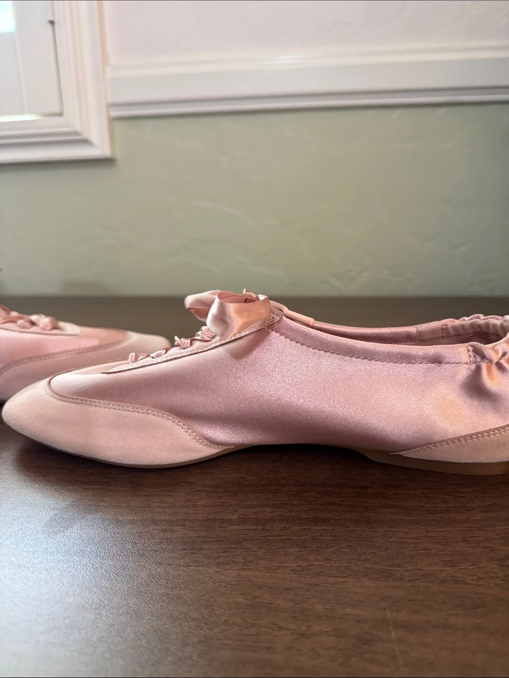 Vivaia Sz. 39.5 Square-Toe Lace-Up Satin Sneakerina (Cristina)